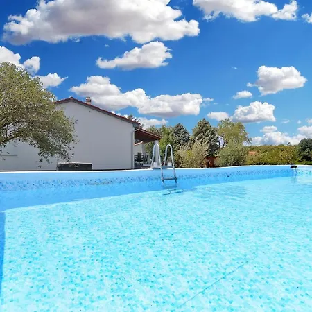 Mit Privatpool Fuer 6 Personen Ca 85 Qm In Pula, Istrien Istrische Riviera